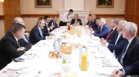 Пашинян встретился с грузинскими и армянскими предпринимателями